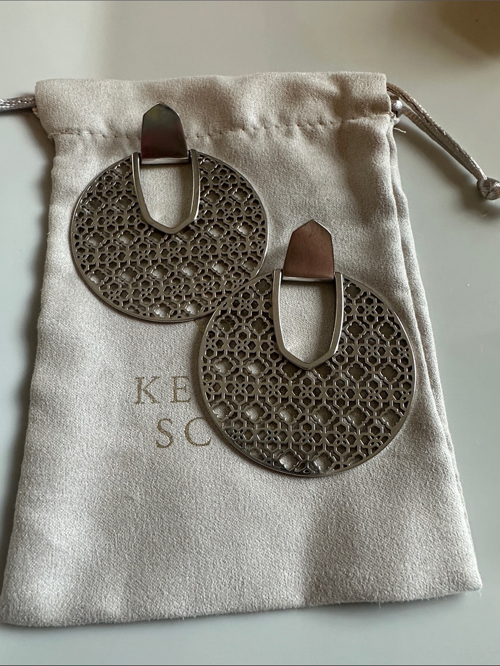 Kendra Scott Circular Filigree Drop Earrings - Silver
